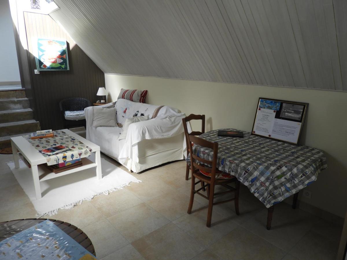 Les Volets Bleus Bed & Breakfast Saint-Guénolé Екстериор снимка