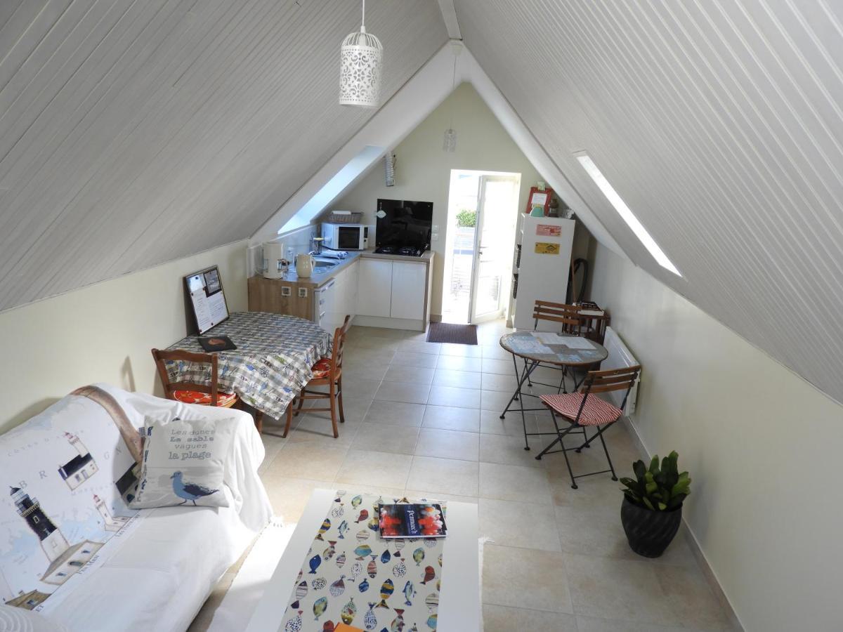 Les Volets Bleus Bed & Breakfast Saint-Guénolé Екстериор снимка